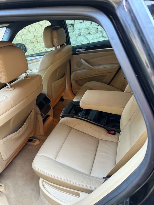 Продавам джип BMW X6