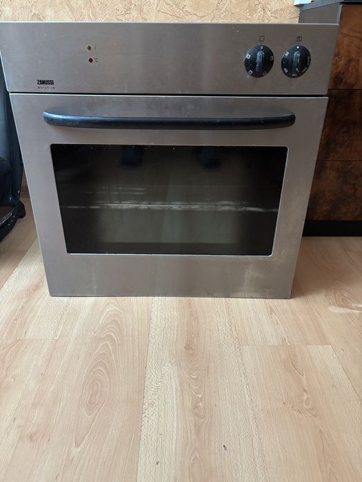Духовый шкаф Zanussi built-ln