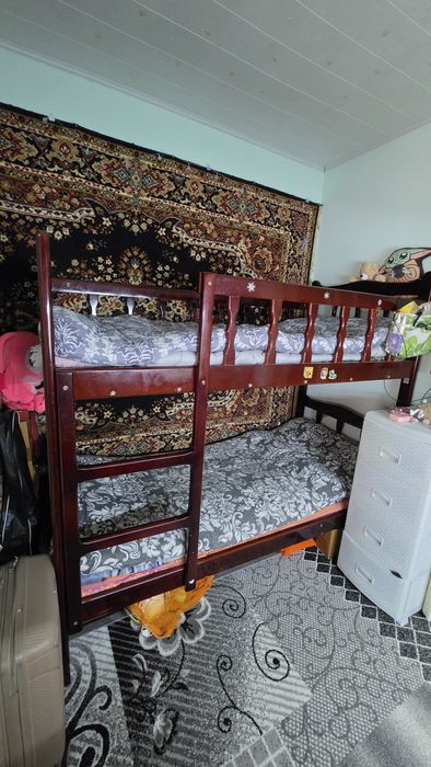 Продам двухъярусную кровать