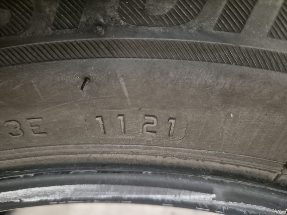 4 anvelope iarna Bridgestone 215 55 17 stare foarte buna