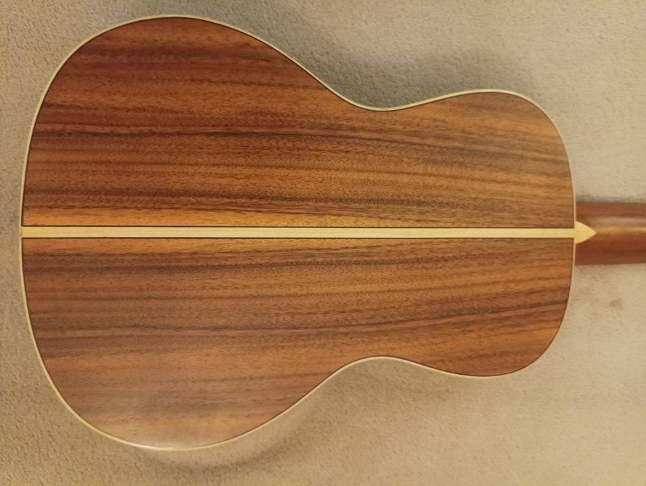 Винтидж концертно акустично укулеле, китара LAKA VUC90, сатенена коа.