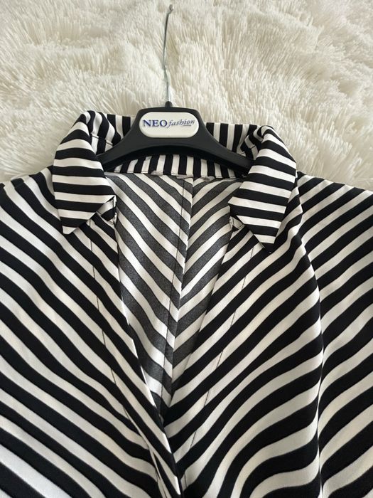 Vand rochie H&M model deosebit purtata o singura data