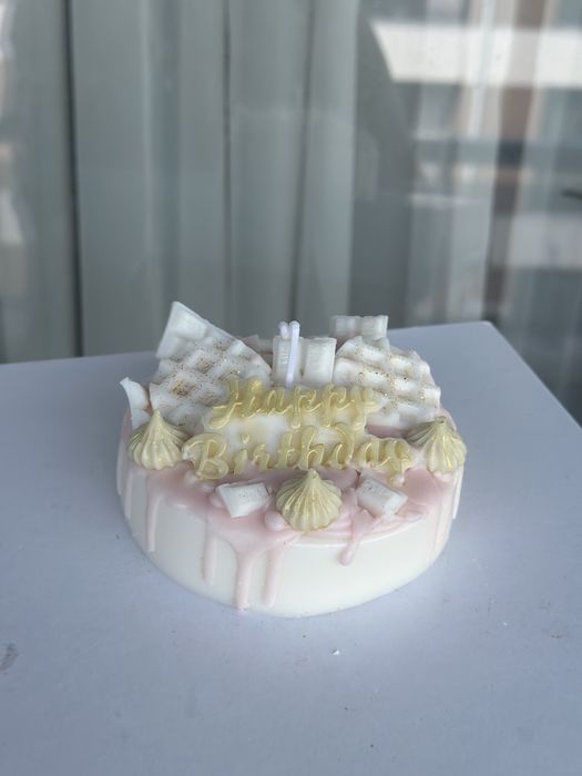 Ароматна свещ торта