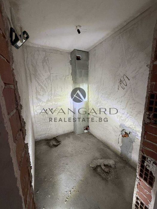 Продава се Тристаен апартамент в Пловдив, Остромила - 122 кв.м за 732 €/кв.м - Снимка #5