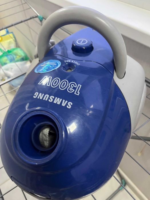 Пылесос компактный Samsung VC-5853. Полный комплект + мешки, 1300W.