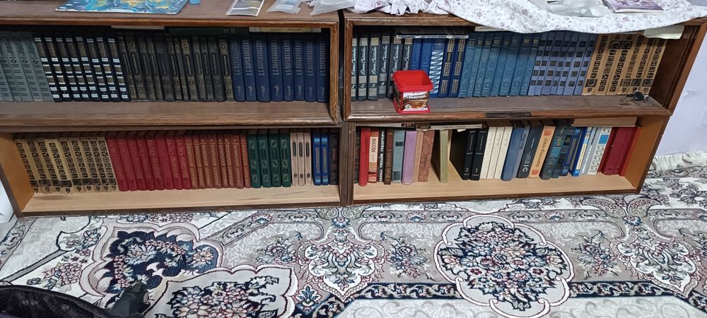 Продаются книжные полки