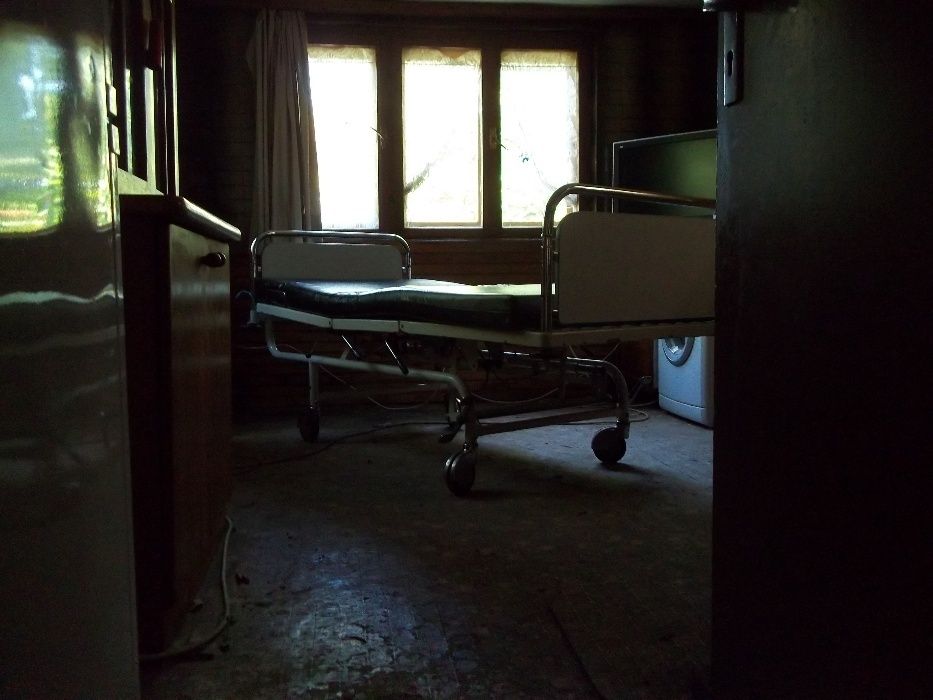 Професионално медицинско анатомично ортопедично болнично легло кушетк