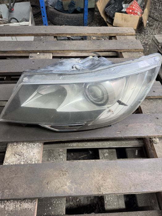 Продам фару Skoda Superb