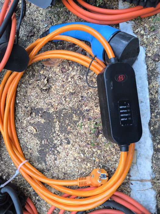 Зарядни станции нови с гаранция 11kw трифазна или 7.4 монофазна
