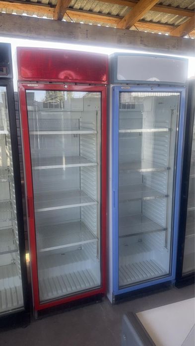 Холодильные шкафы-витрины