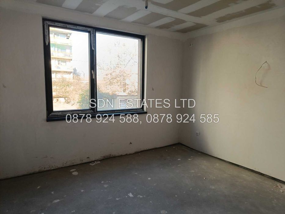 Продава се Двустаен апартамент в Казанлък - 60 кв.м за 1584 €/кв.м - Снимка #2