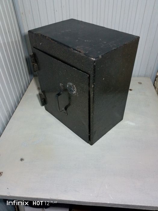 Temir seyf oʻlchamlari 50x30x20