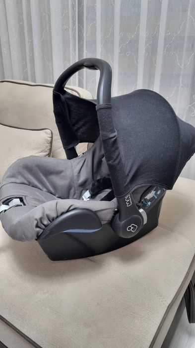 Бебешка кошница за кола и количка Maxi Cosi