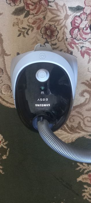 Пылесос почти новый