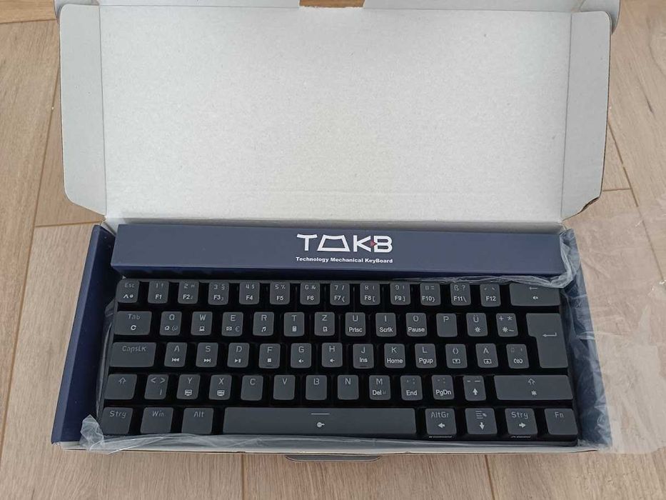 Tastatura mecanica neagra: taste QWERTZ !