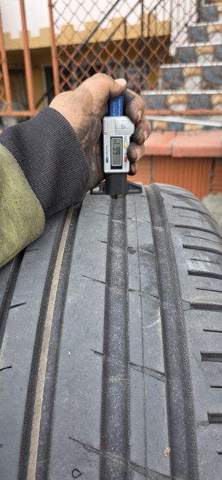 Гуми 4бр 275/40/21 - 1бр  - 250лв