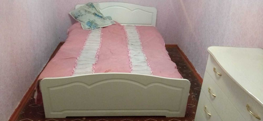 Спальный гарнитур б/у