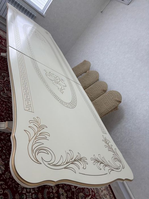 Гостиный раздвижной стол