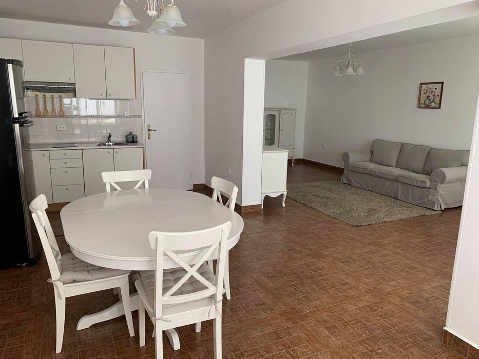 Дава се под наем Тристаен апартамент в София, Бъкстон - 130 кв.м за 650 € - Снимка #1