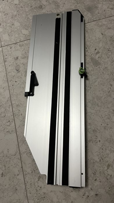Șină Festool FSK 250 – retezare unghiulară, stare foarte bună