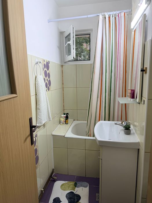 Garsonieră de închiriat în Tătărași zona Flux alimentar