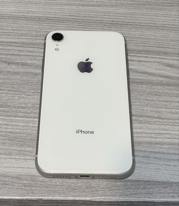 Продам iPhone xR