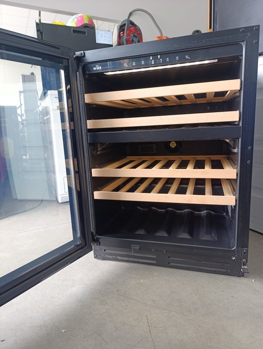 Нова Хладилна витрина- Охладител Witt