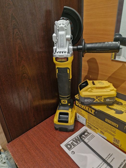 Акумуляторный Болгарка Dewalt dcg 413 FB