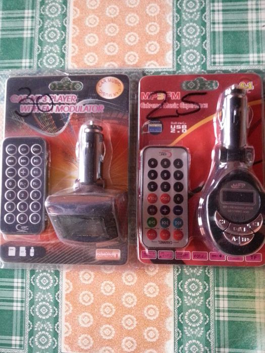 Modulator /Mp3 auto cu telecomanda si ecran LCD, USB si CARD