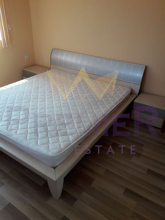 Етаж от къща, с. Звездица