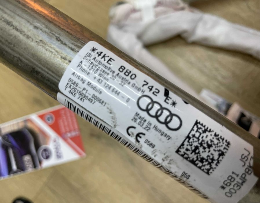 Audi E-Tron - kit airbag volan pasager cortine  - centuri de siguranta