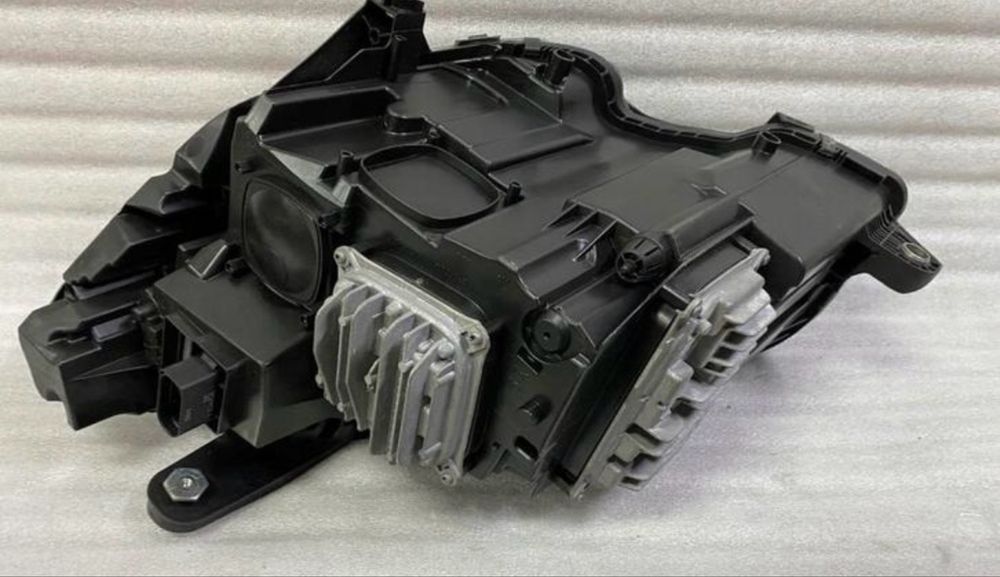 Мерцедес CLS W218 фарове оборудвани