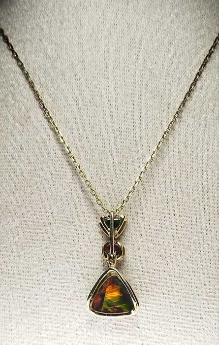 Black Opal Pendant – реверсивен медальон с невероятен черен опал!