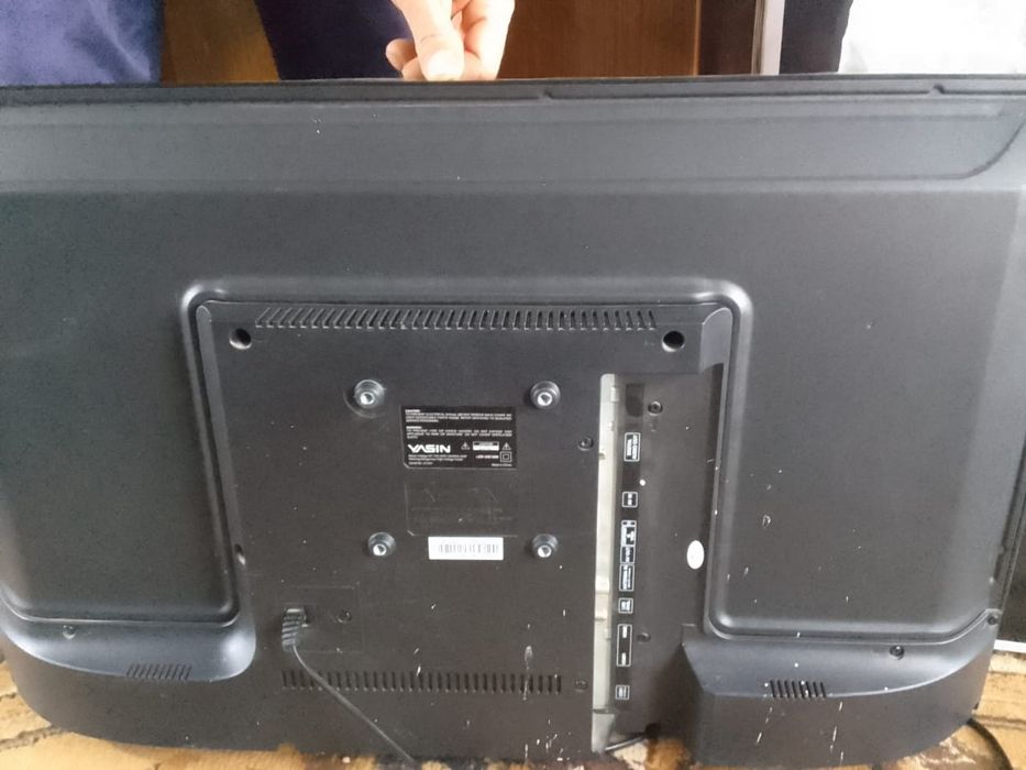 Продаю телевизор, новый, нету смарт !