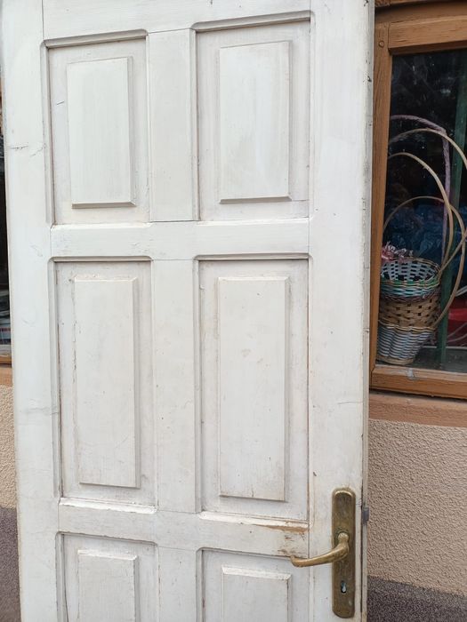 Vând uși din stejar