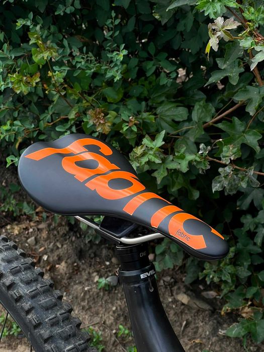 Evil Insurgent Carbon 27.5