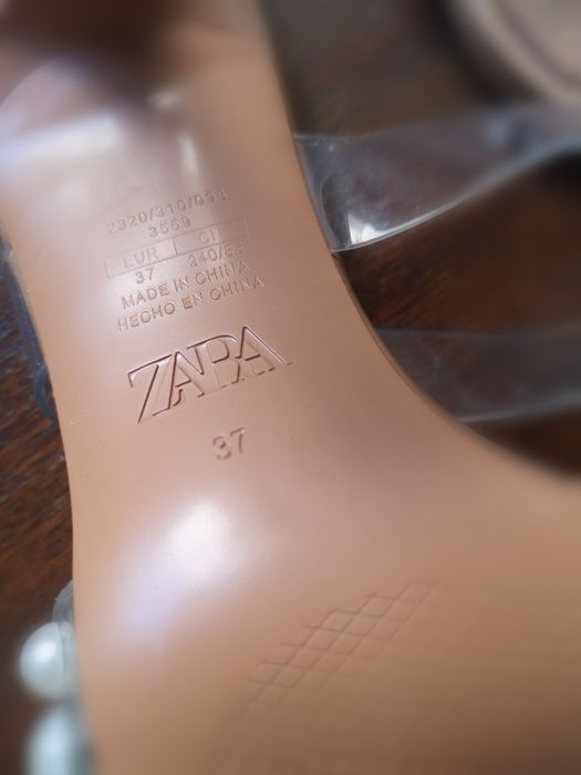 Стилни обувки ZARA