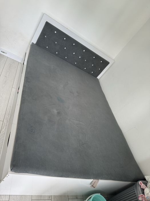 Двуспальный кровать с матрасом