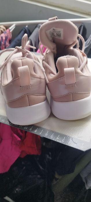 Дамски маратонки Nike