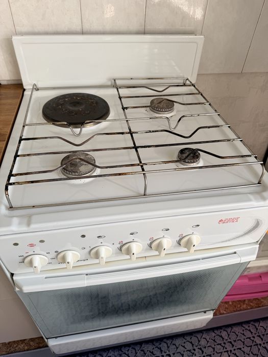 Продам газовую плиту