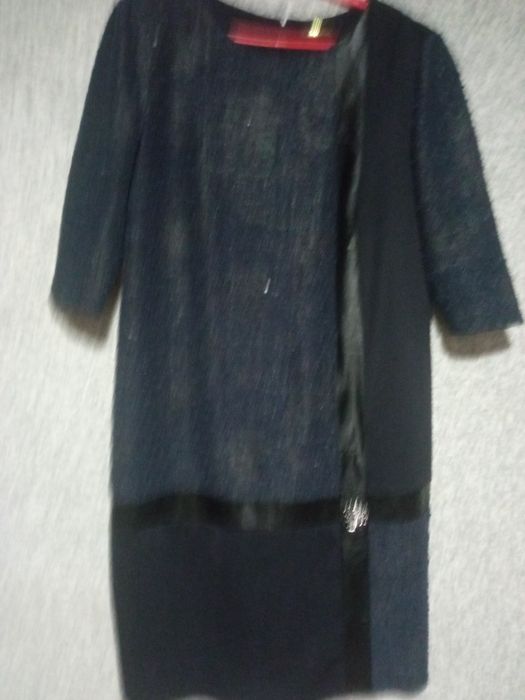 Продаю женские платья