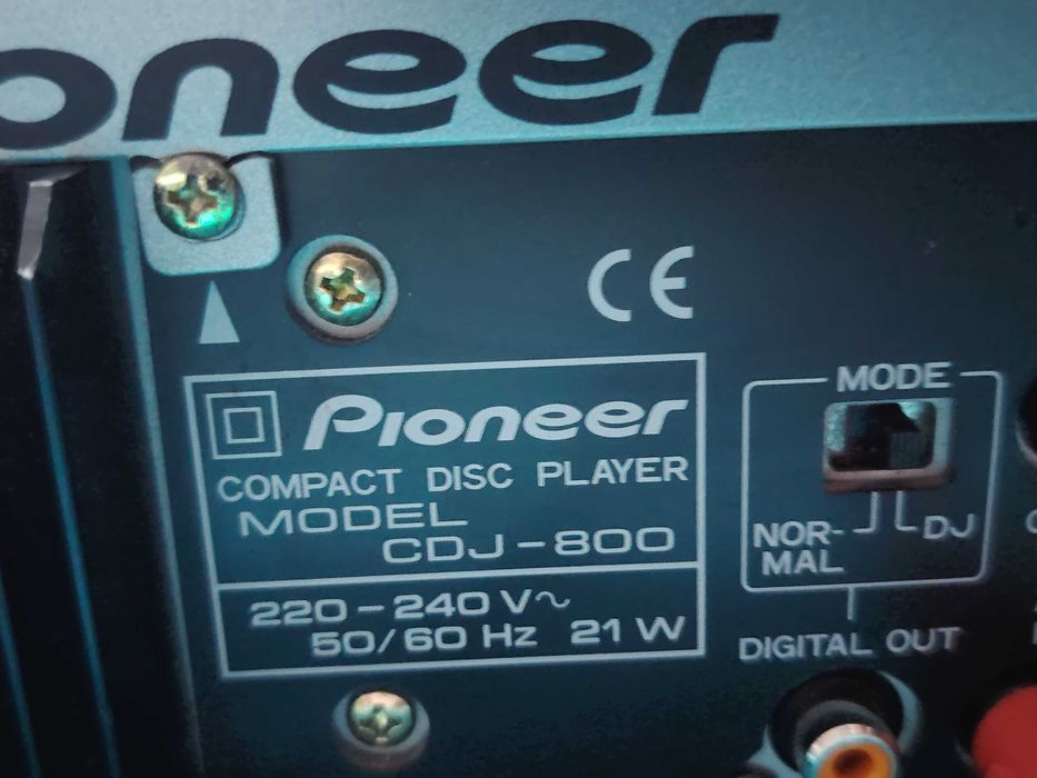 PIONEER CDJ-800, două CD player, unul cu defect și Gemini PS-626i Stereo Mixer