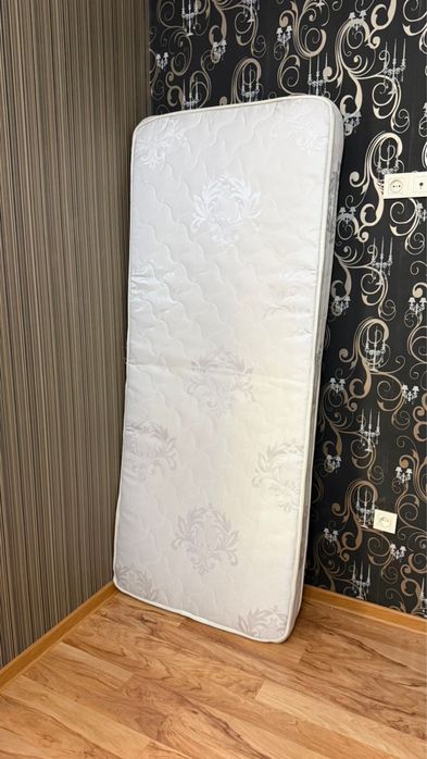 Продам матрас односпальный