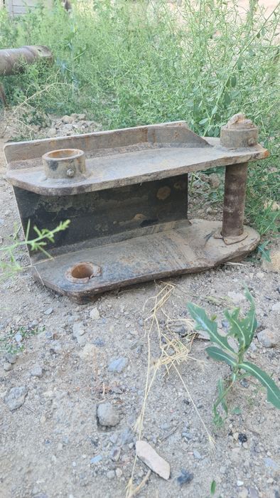 Клык рыхлитель на экскаватор-погрузчик