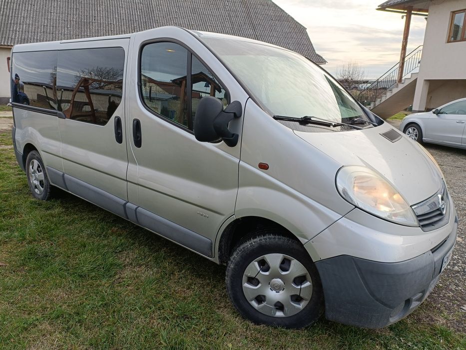 Vând Opel Vivaro