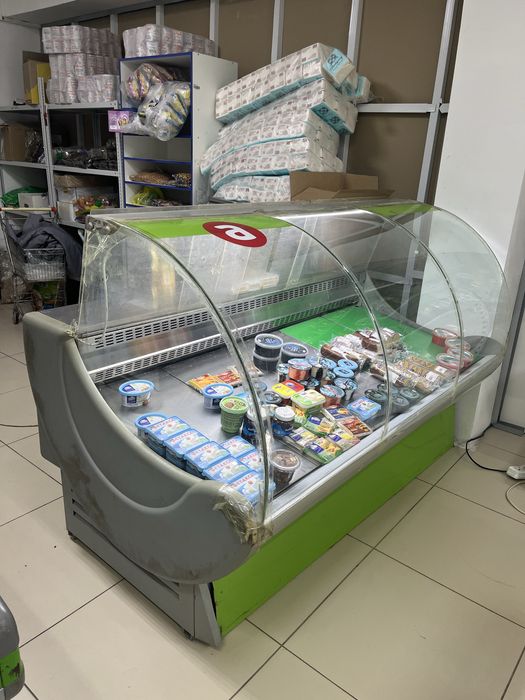 Продам витринные холодильники бу