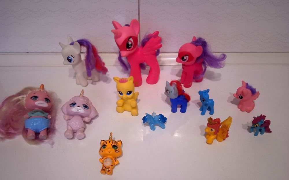 Пони и единорожки 2500