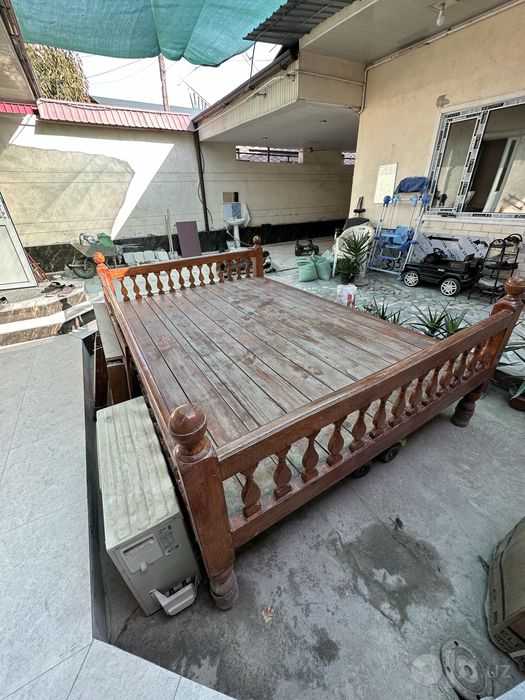 Tapchan krovat mustahkam xaqiqiy yong’oqdan yasalgan O’LCHAMI 2 ga 3