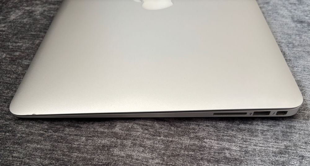 Apple Macbook Air Mid 2013
