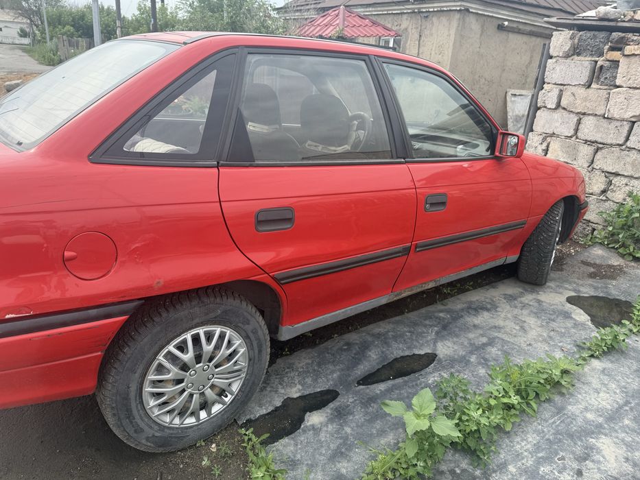 Опель астра продам срочно